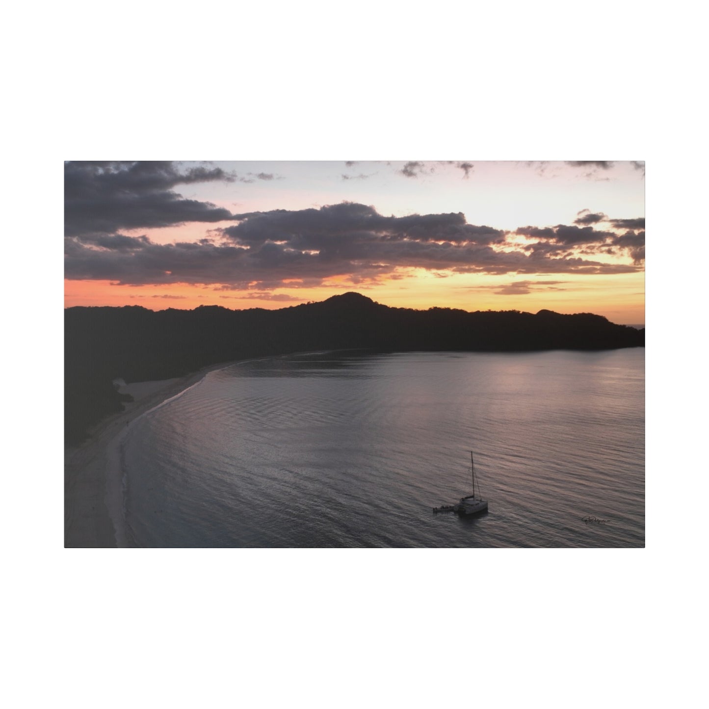 "Embracing Paradise: Costa Rica's Tropical Tapestry"- Canvas