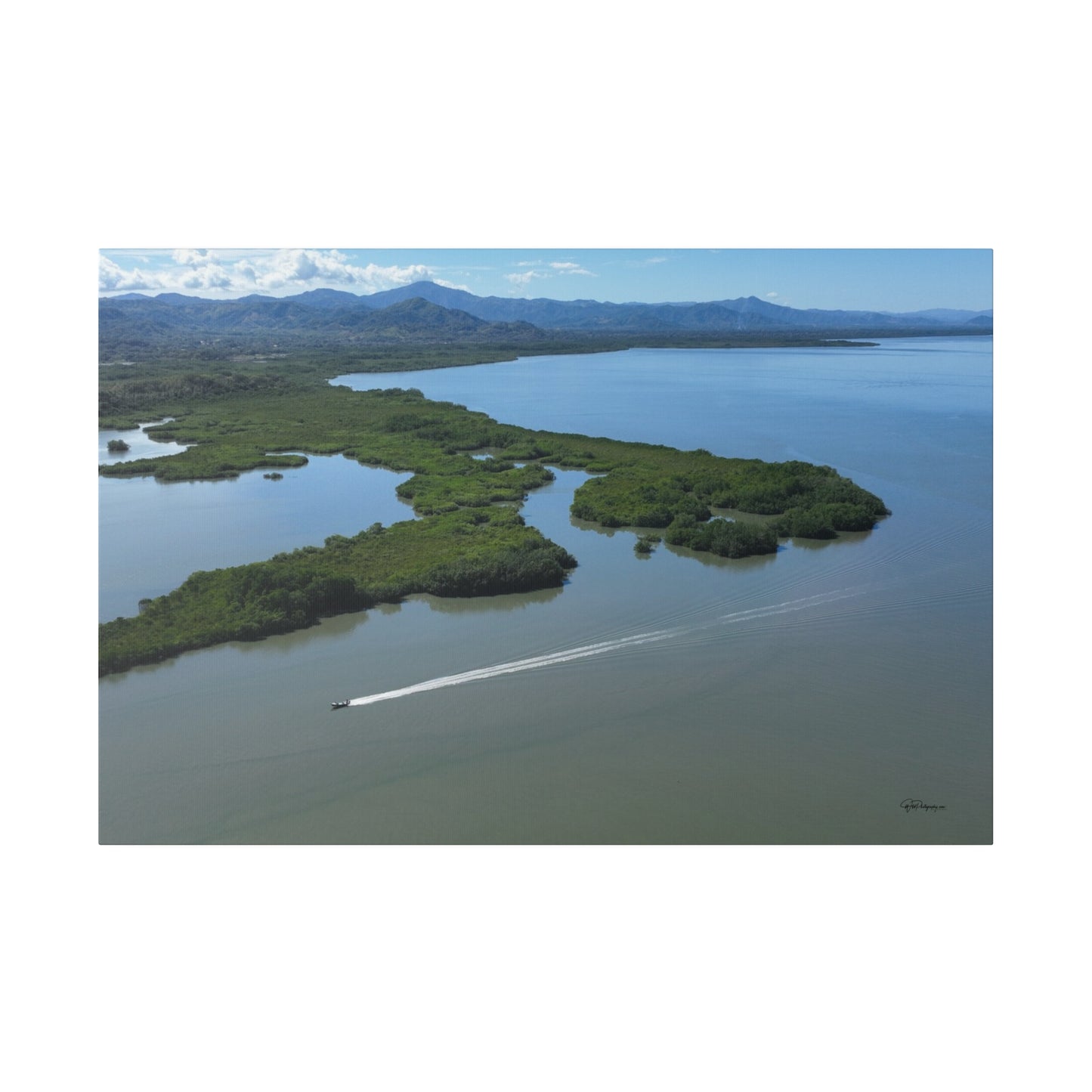 "Islas Encantadas del Golfo de Nicoya: Paraíso Tropical y Manglares Mágicos"- Canvas