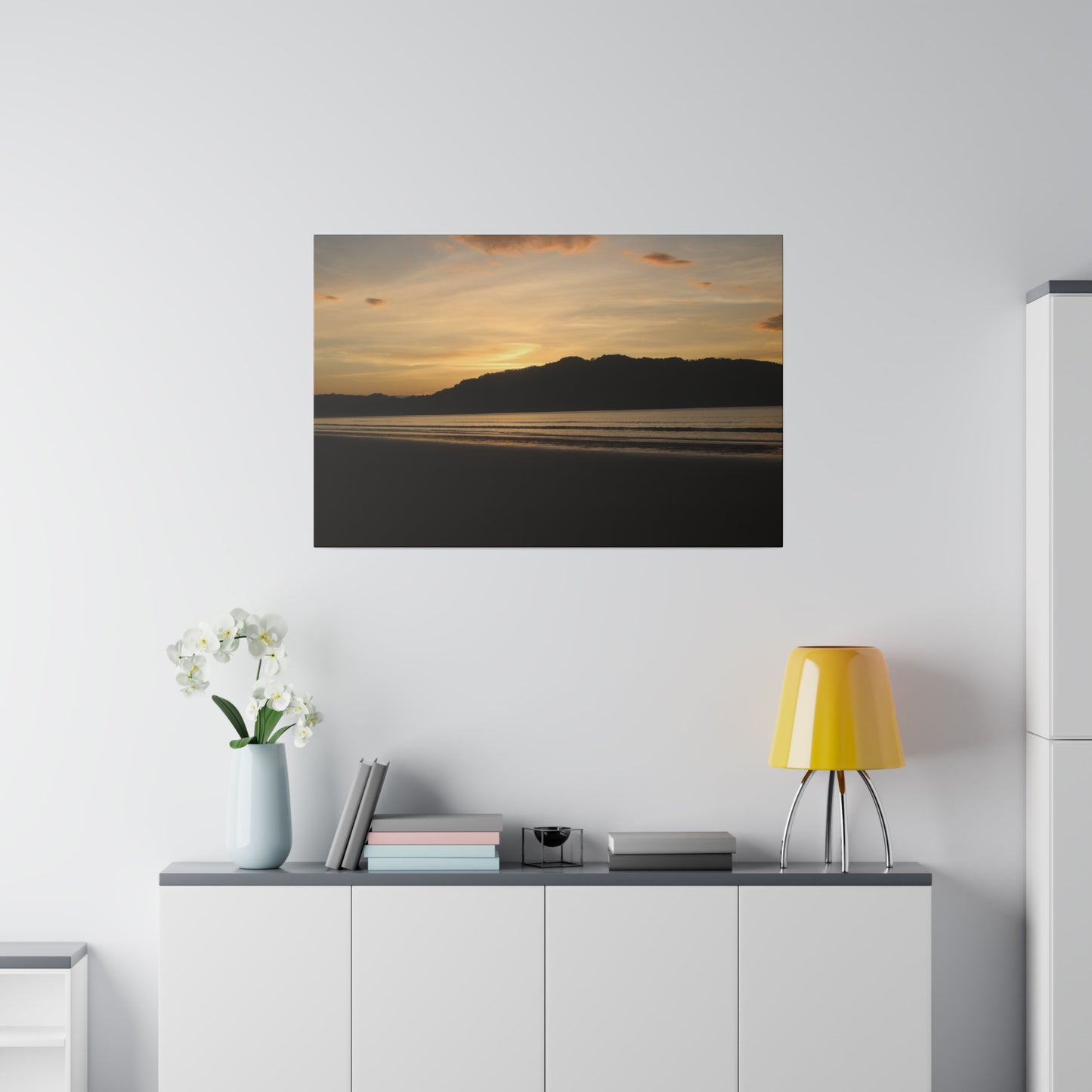 "Radiant Waves: A Costa Rica Sunrise Spectacle"- Canvas