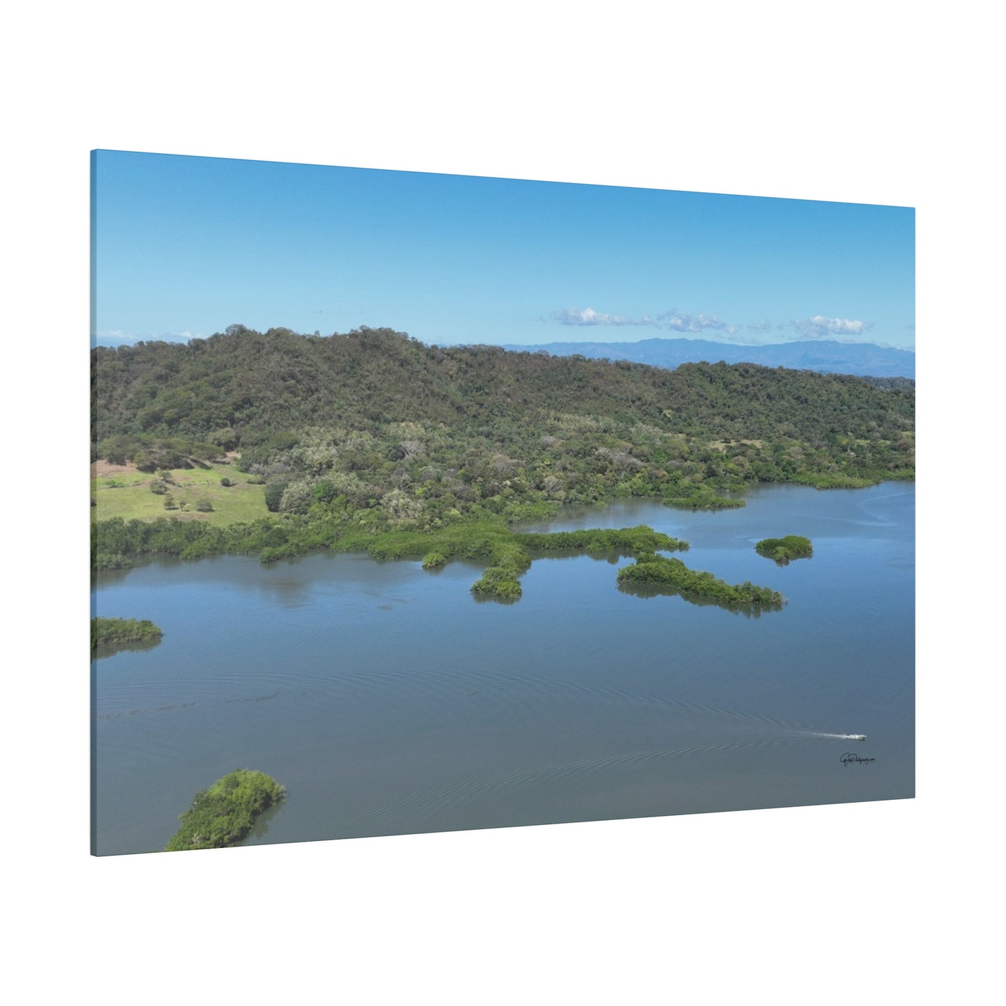 "Paradise Unveiled: Islands and Mangroves of the Golfo de Nicoya - Discover Isla Venado and Beyond"- Canvas