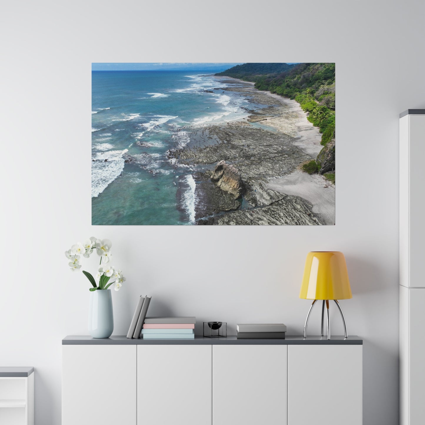 "Tropical Serenity: A Glimpse of Costa Rican Paradise"- Canvas