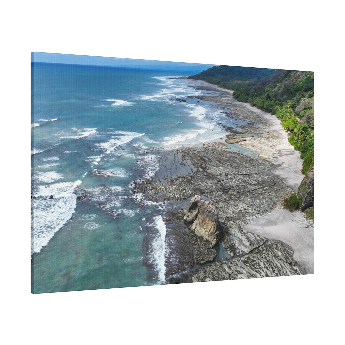 "Tropical Serenity: A Glimpse of Costa Rican Paradise"- Canvas