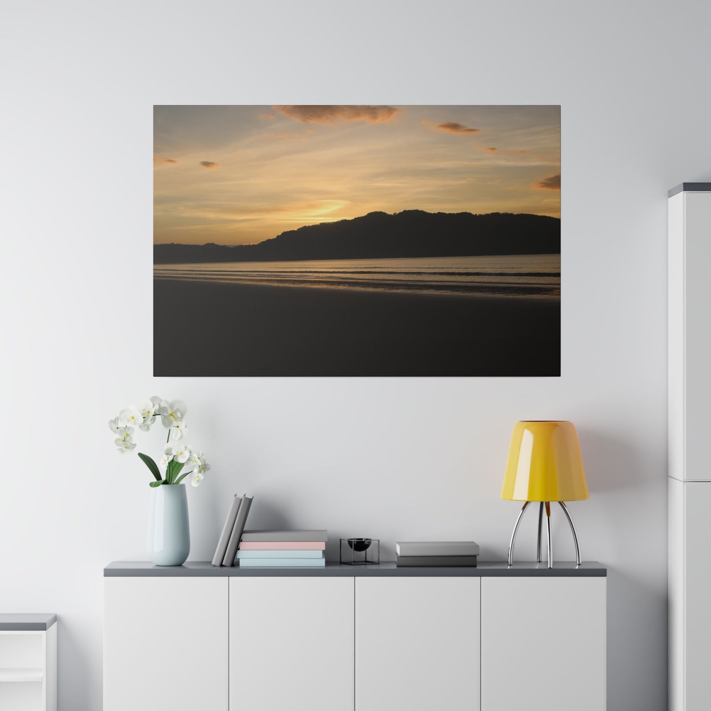 "Radiant Waves: A Costa Rica Sunrise Spectacle"- Canvas