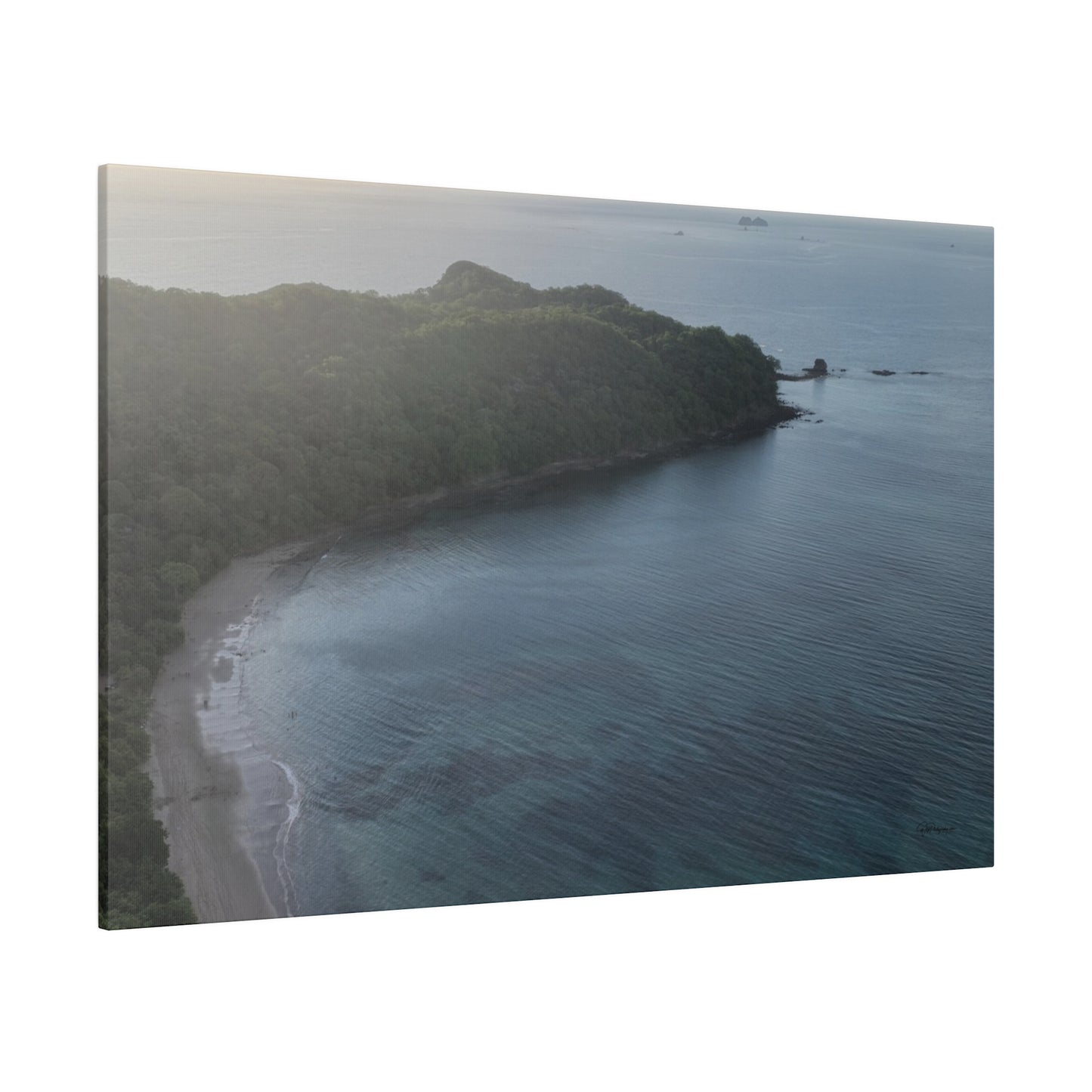"Tropical Vista: An Invitation to Costa Rica's Exotic Paradise"- Canvas